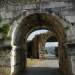Центральные ворота в город Никей.