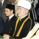 Председатель СМР муфтий Р. Гайнутдин, председатель КЦМСК И. Бердиев, муфтий Дагестана А. Абдуллаев. 